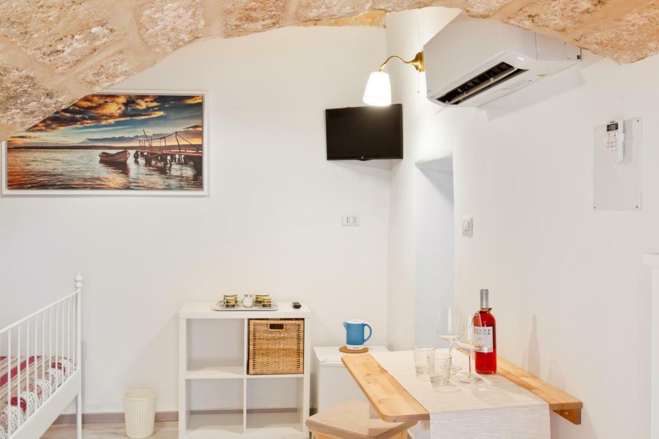 San Nicola Clemente Private Room Bari Bagian luar foto