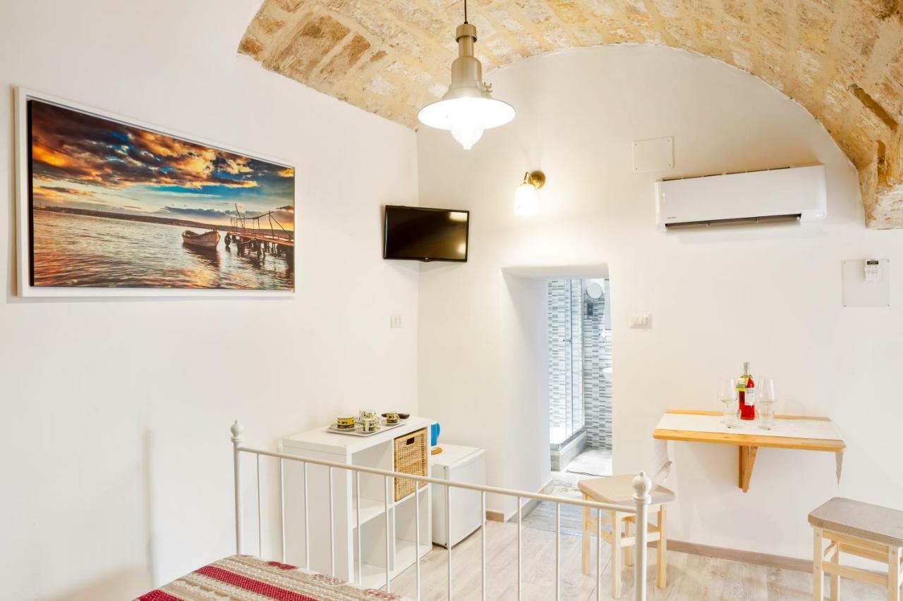 San Nicola Clemente Private Room Bari Bagian luar foto
